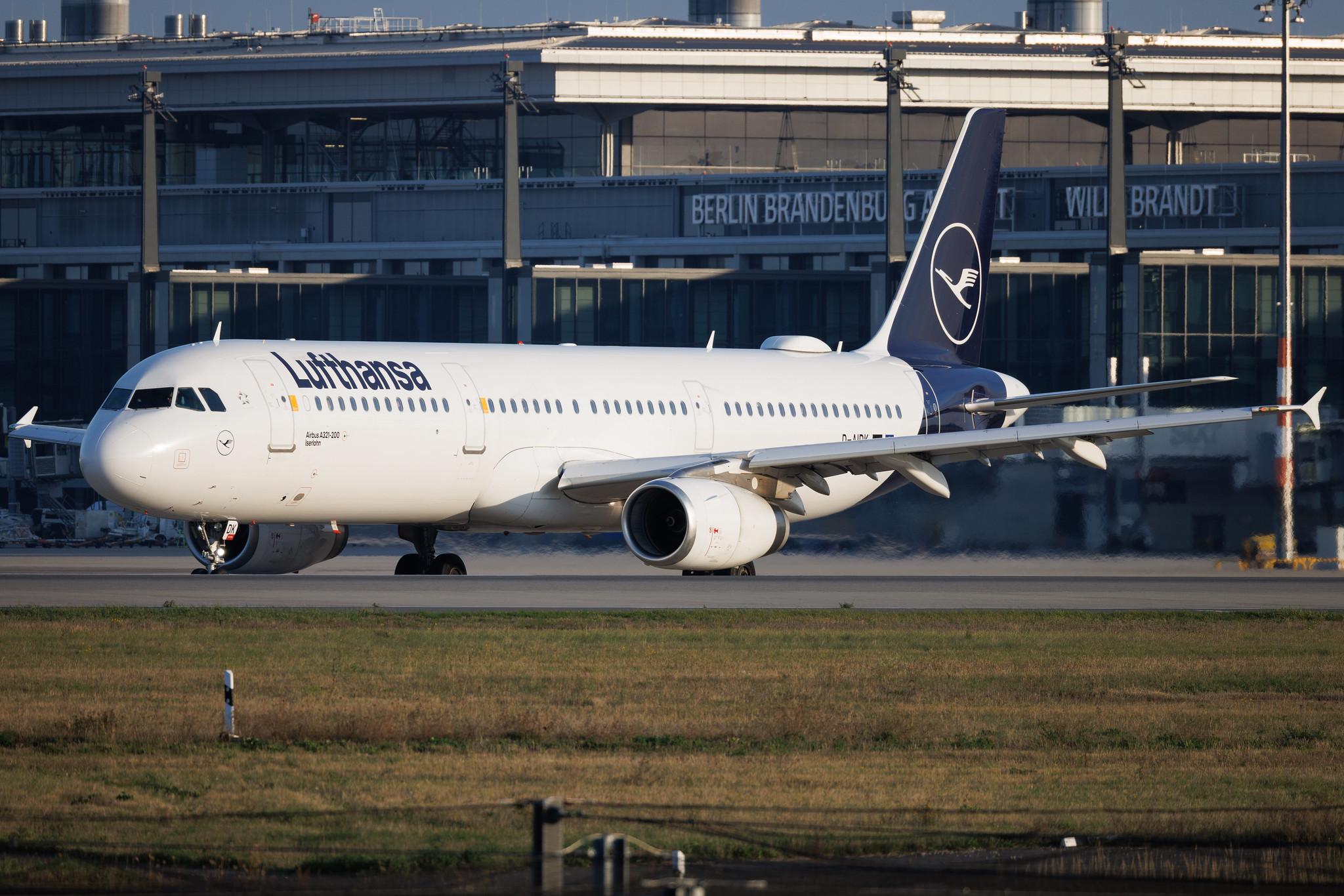 Flughafen Berlin Brandenburg: Lufthansa (LH / DLH) | Airbus A321-231 A321 | D-AIDK | MSN 4819