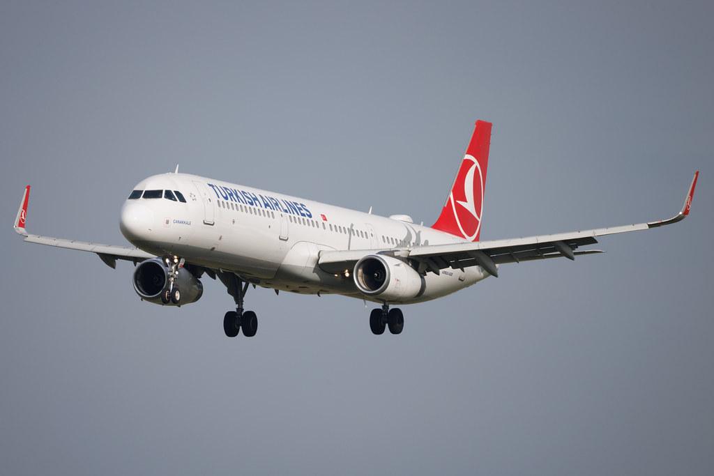 Flughafen Berlin Brandenburg: Turkish Airlines (TK / THY) | Airbus A321-231 A321 | TC-JTP | MSN 7516