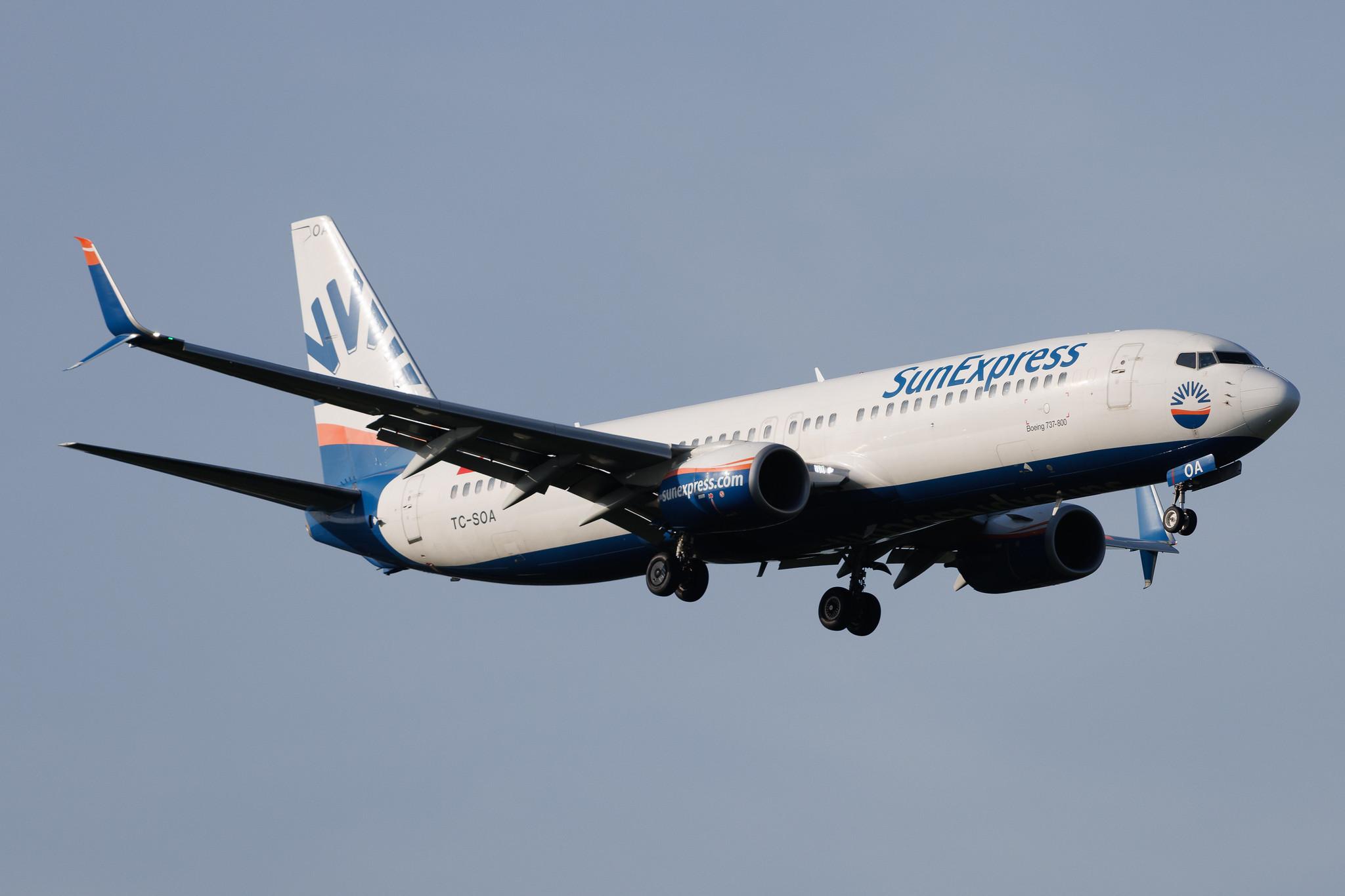 Hamburg Airport: SunExpress (XQ / SXS) | Boeing 737-8HC B738 | TC-SOA | MSN 61184