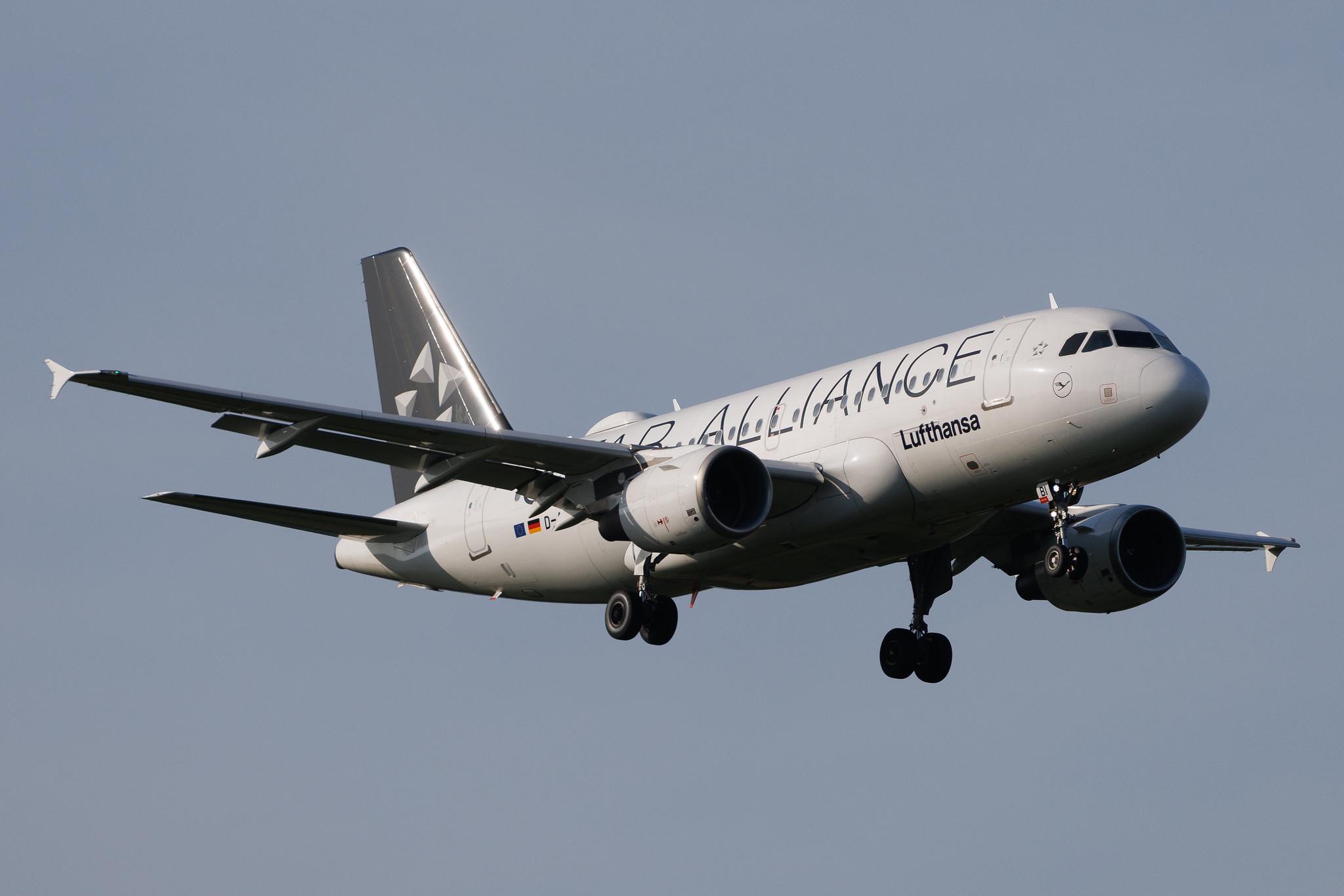 Hamburg Airport: Lufthansa (LH / DLH) | Livery: Star Alliance Livery | Airbus A319-112 A319 | D-AIBI | MSN 5284