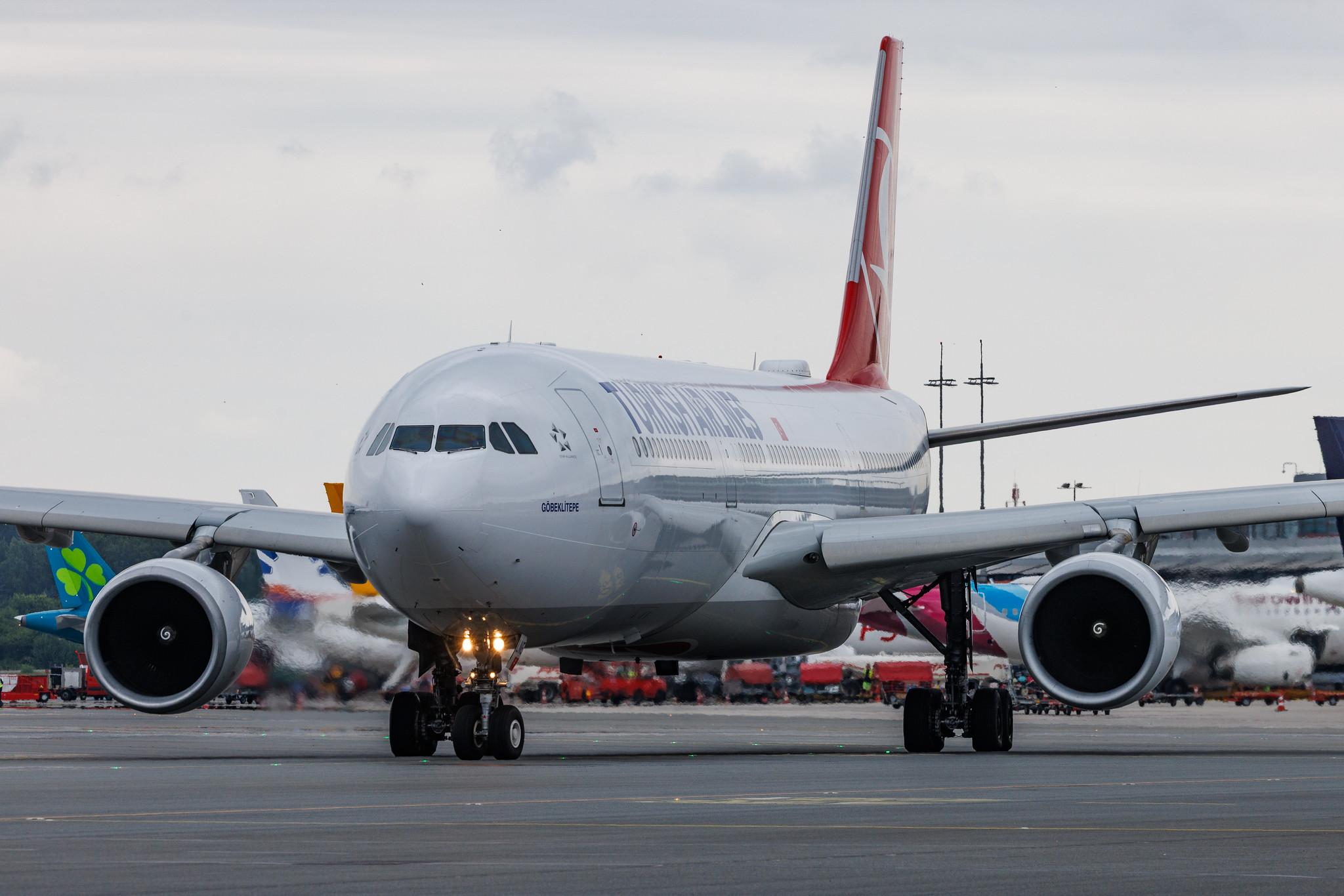 Hamburg Airport: Turkish Airlines (TK / THY) | Airbus A330-303 A333 | TC-LNE | MSN 1706