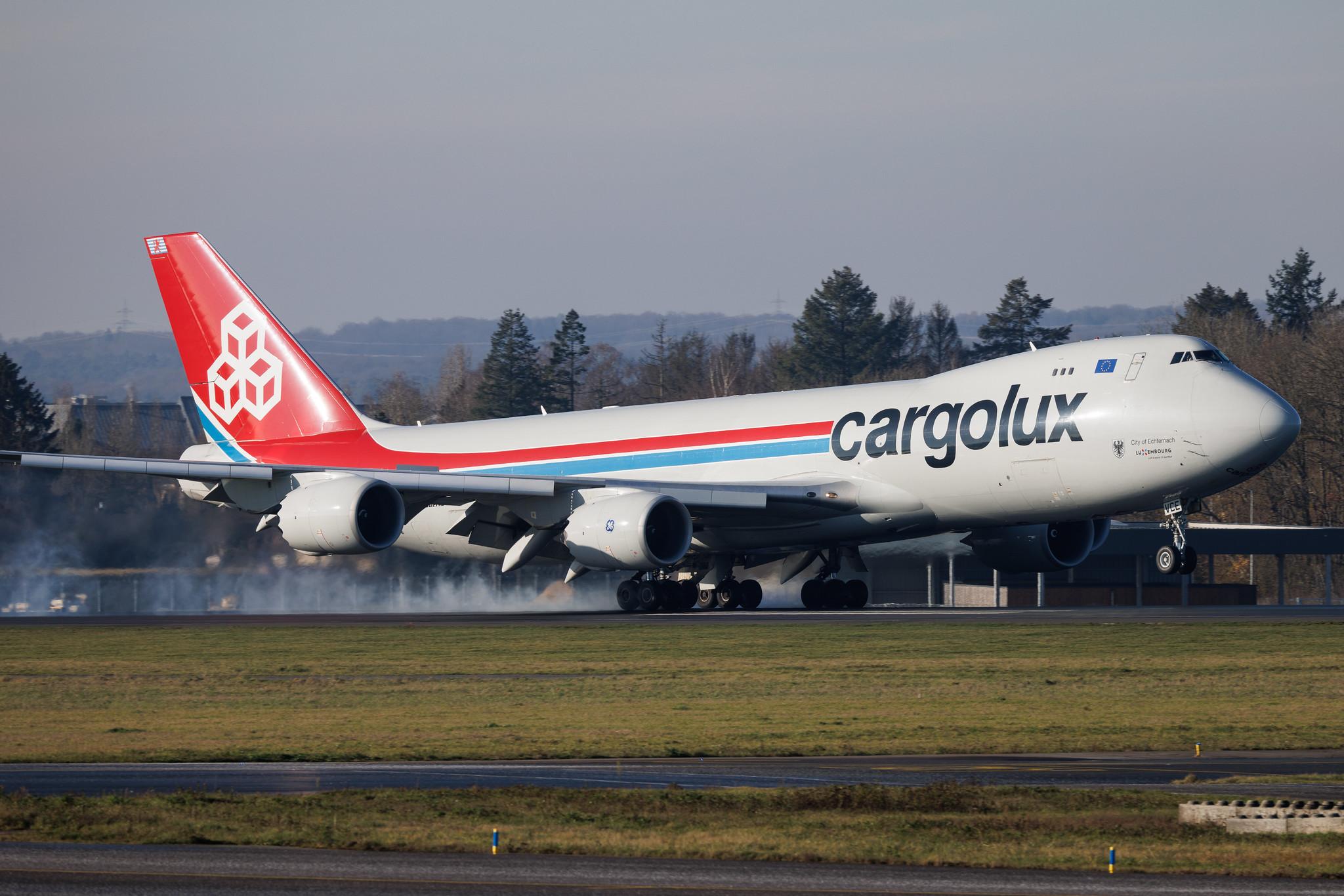 Luxembourg Findel Airport: Cargolux (CV / CLX) | Boeing 747-8R7F B748 | LX-VCE | MSN 35810