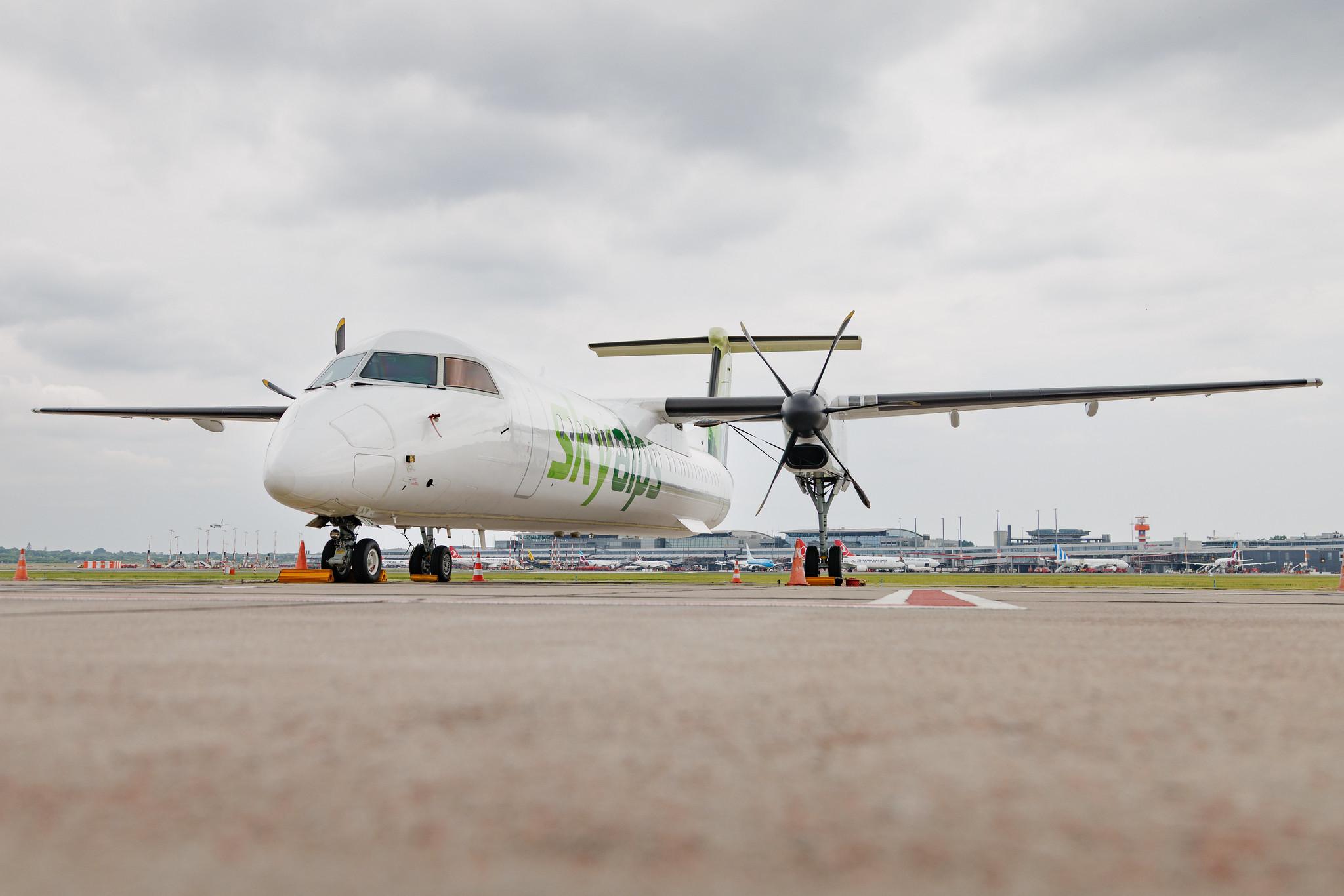Hamburg Airport: SkyAlps (BQ / SWU) | De Havilland Canada Dash 8-400 DH8D | 9H-MAYA | MSN 4248