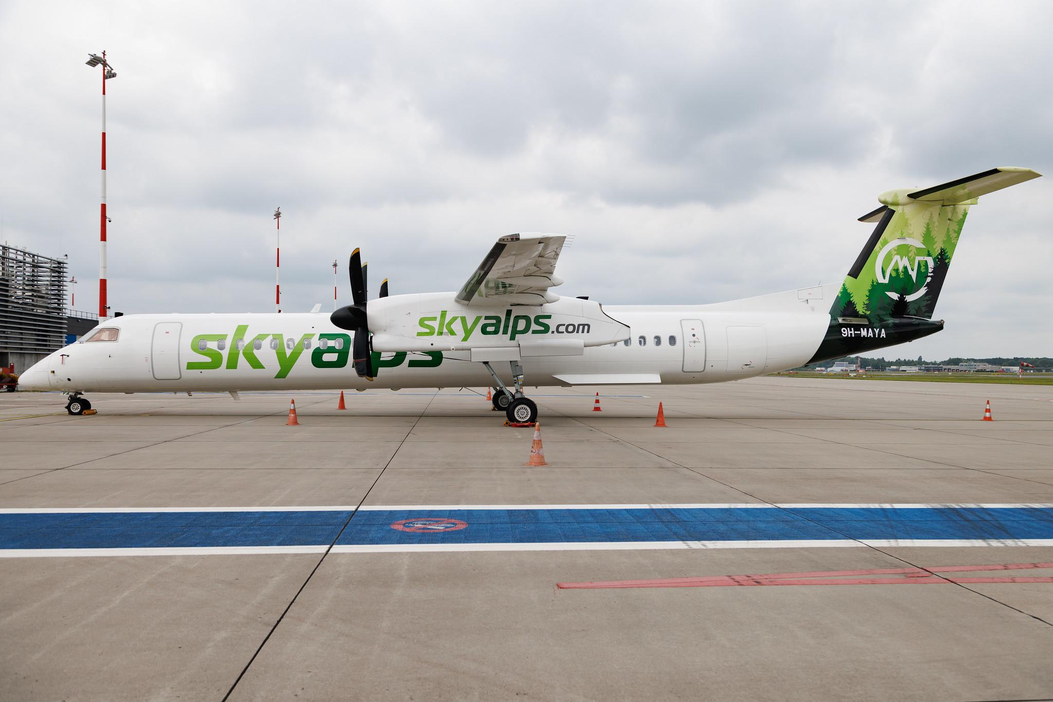 Hamburg Airport: SkyAlps (BQ / SWU) | De Havilland Canada Dash 8-400 DH8D | 9H-MAYA | MSN 4248