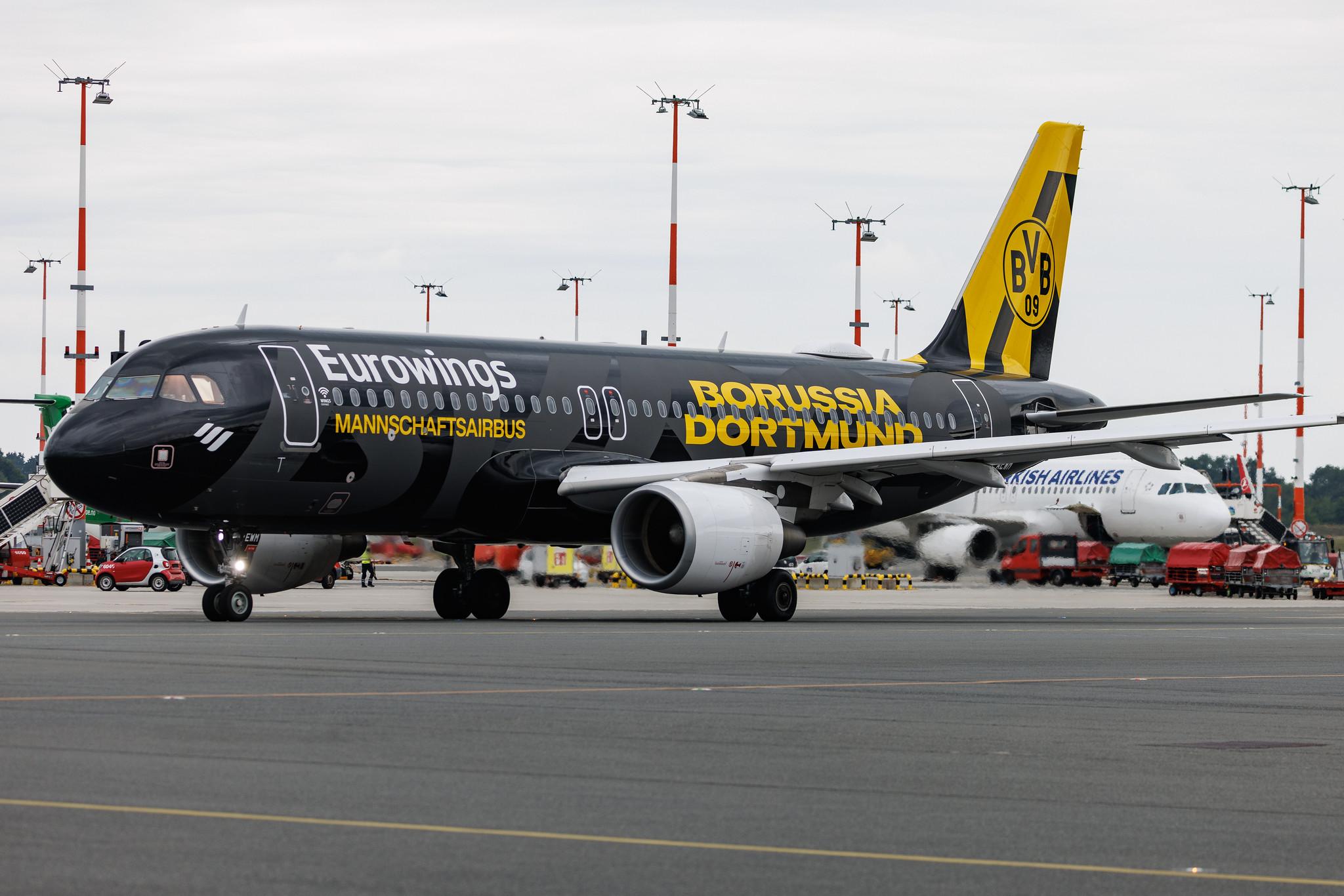 Hamburg Airport: Eurowings (EW / EWG) | Livery: BVB FanAirbus | Airbus A320-214 A320 | D-AEWM | MSN 7259