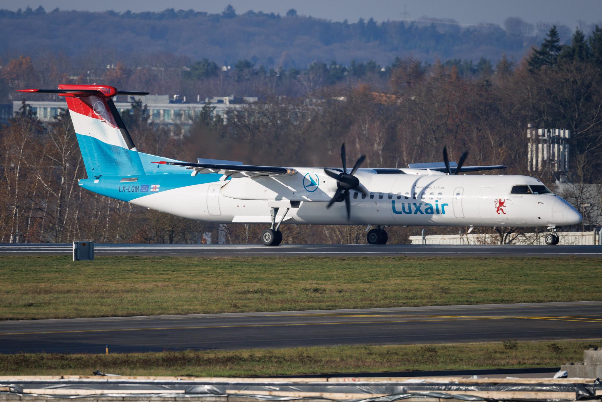 Luxembourg Findel Airport: Luxair (LG / LGL) | De Havilland Canada Dash 8-400 DH8D | LX-LGM | MSN 4425