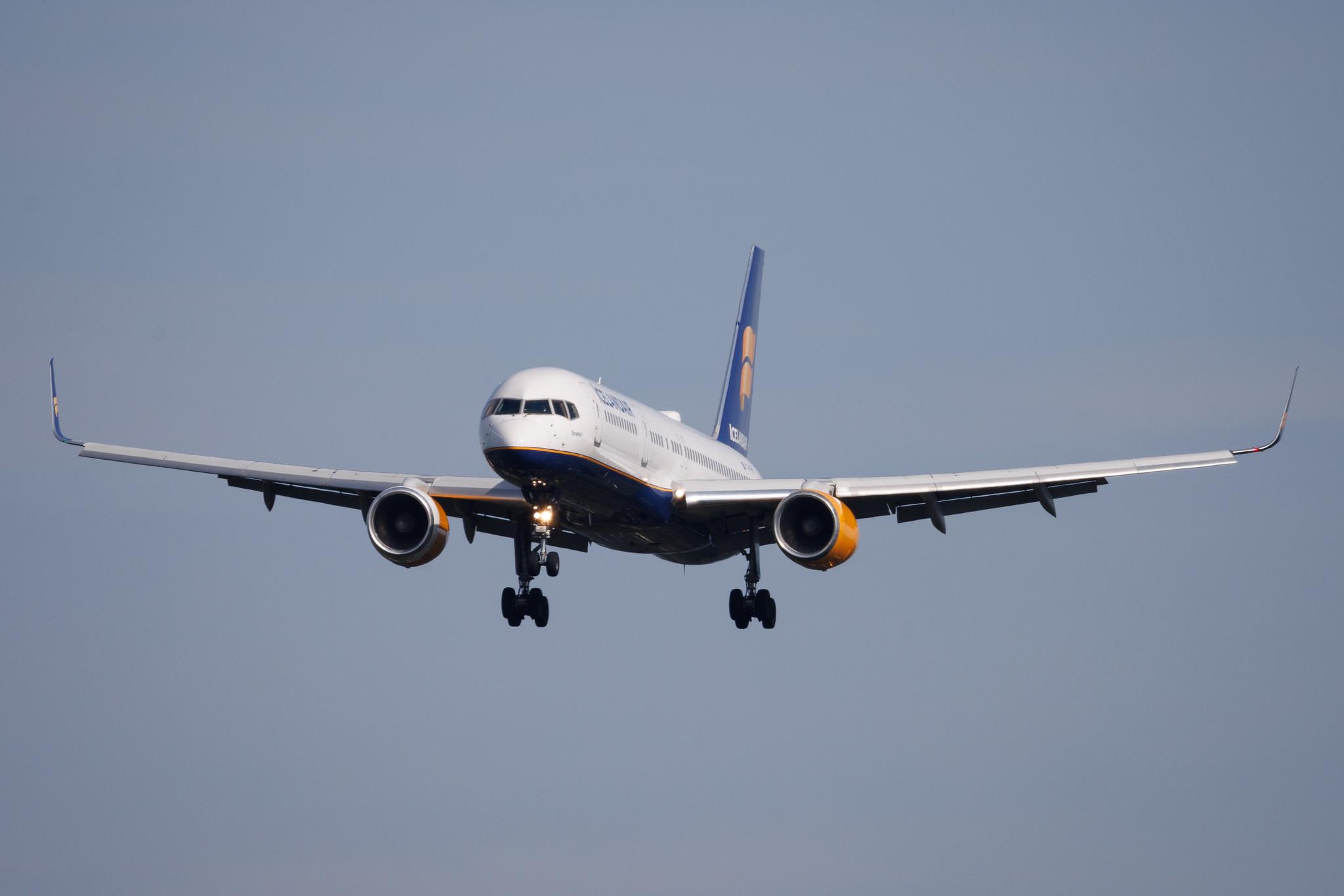 Hamburg Airport: Icelandair (FI / ICE) | Boeing 757-208 B752 | TF-FIP | MSN 30423