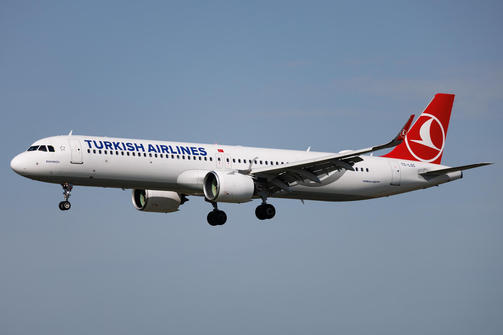 Hamburg Airport: Turkish Airlines (TK / THY) | Airbus A321-271NX A21N | TC-LSC | MSN 8617