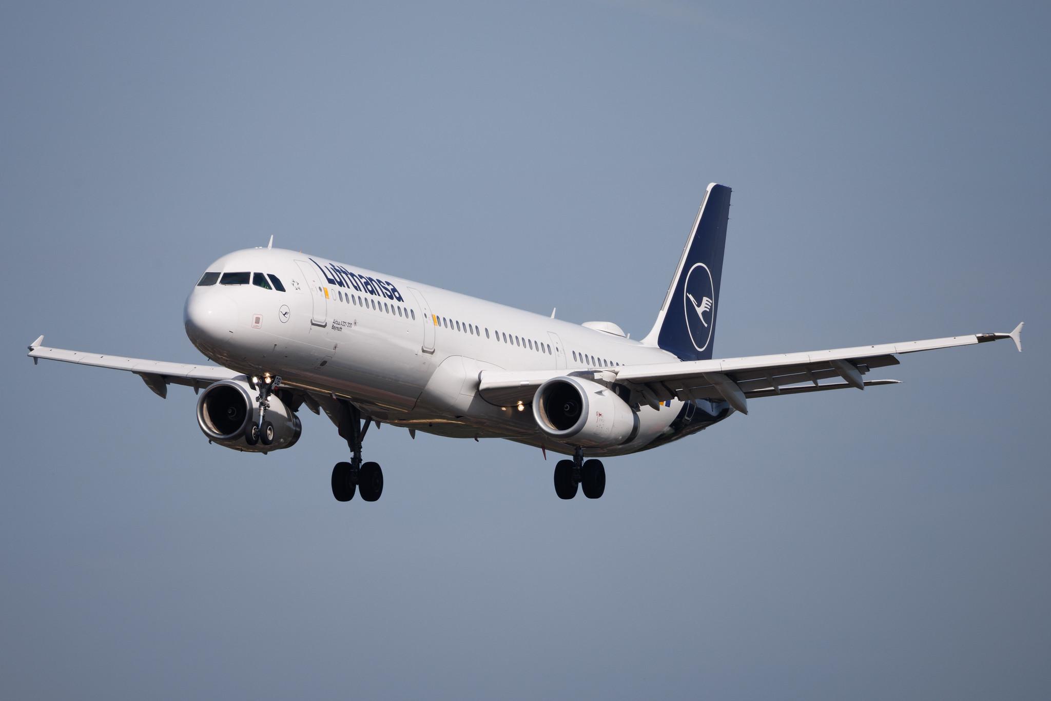 Hamburg Airport: Lufthansa (LH / DLH) | Airbus A321-231 A321 | D-AIDB | MSN 4545