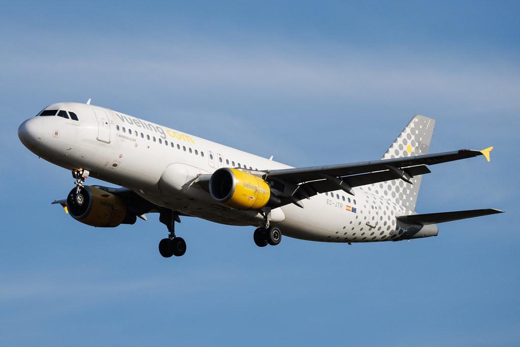 Palma de Mallorca Airport: Vueling (VY / VLG) | Airbus A320-214 A320 | EC-JTR | MSN 02798