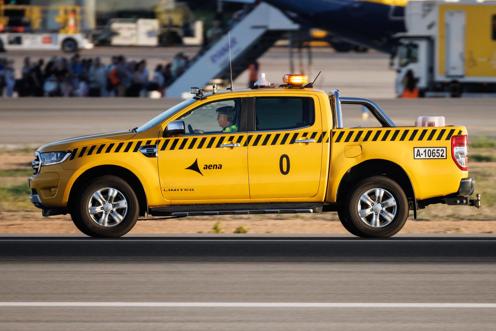 Palma de Mallorca Airport: aena 0 A-10652