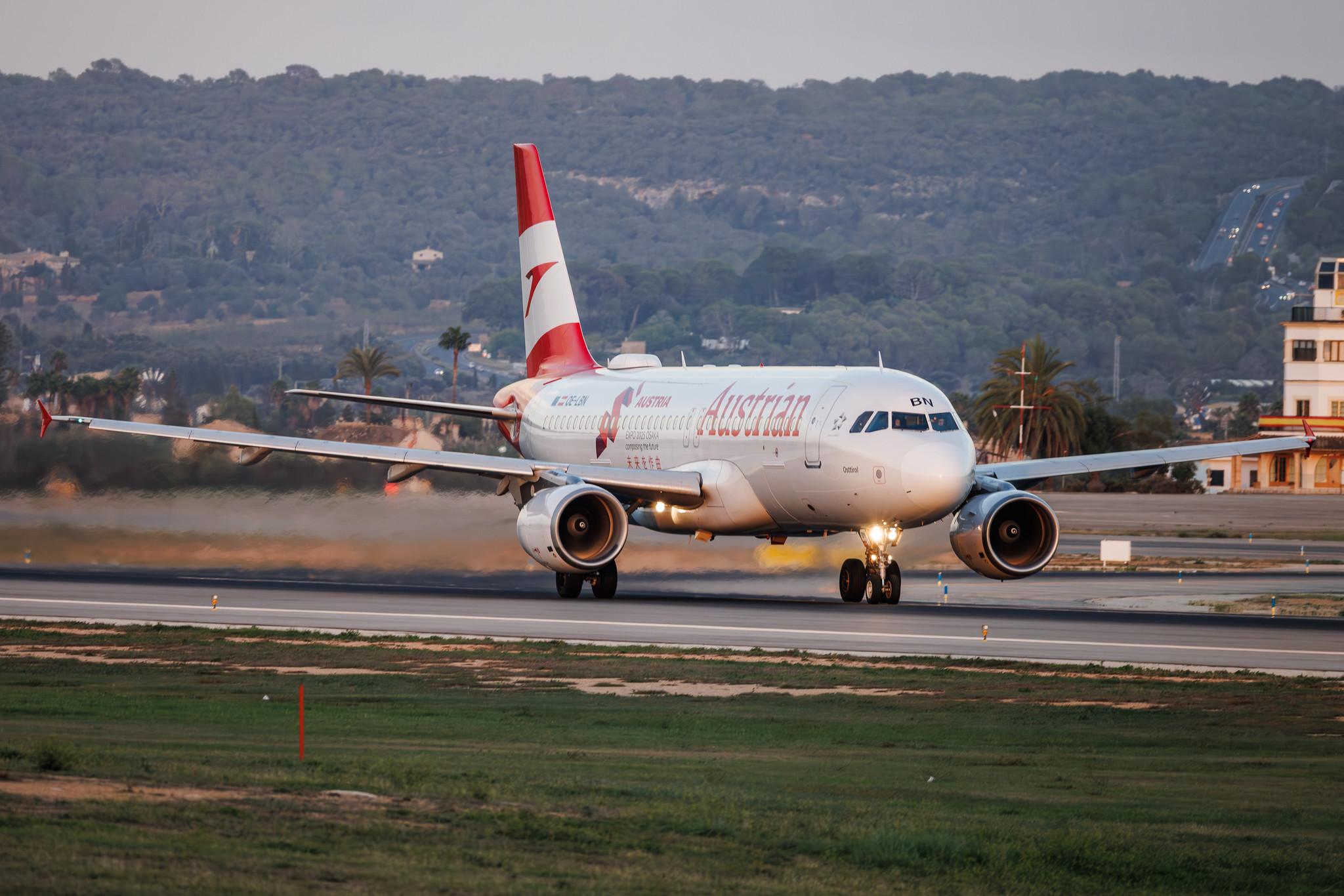 Palma de Mallorca Airport: Austrian Airlines (OS / AUA) |  Livery: EXPO 2025 Osaka Stickers |  Airbus A320-214 A320 | OE-LBN | MSN 0768
