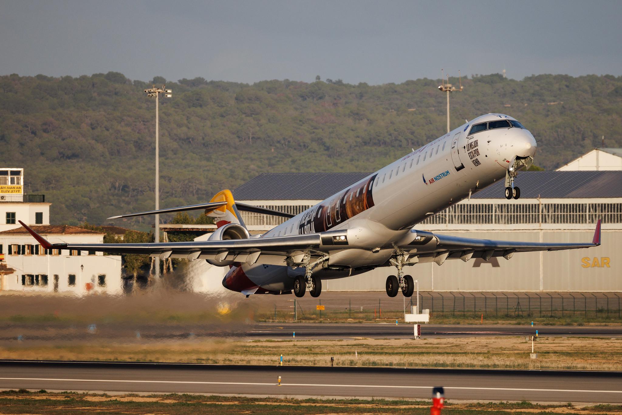 Palma de Mallorca Airport: Iberia Regional (IB / IBE) | Livery: Reserva La Rioja Livery | Operator: Air Nostrum | Mitsubishi CRJ-1000 CRJX | EC-MTZ | MSN 19060