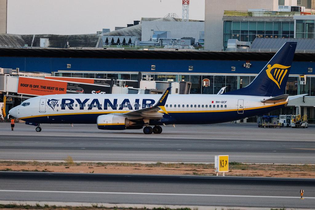 Palma de Mallorca Airport: Ryanair (FR / RYR) | Operator: Malta Air | Boeing 737-8AS B738 | 9H-QCF | MSN 44725