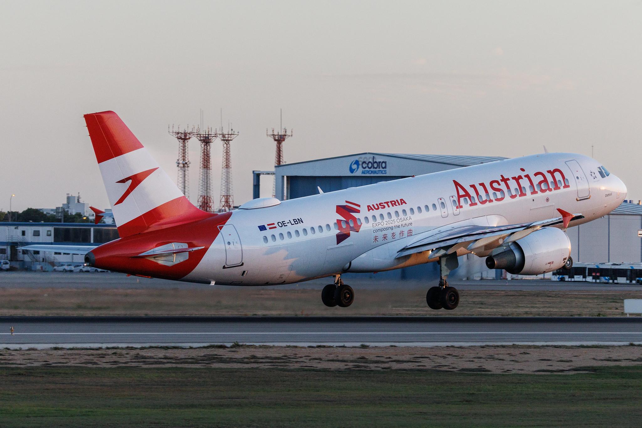 Palma de Mallorca Airport: Austrian Airlines (OS / AUA) |  Livery: EXPO 2025 Osaka Stickers |  Airbus A320-214 A320 | OE-LBN | MSN 0768