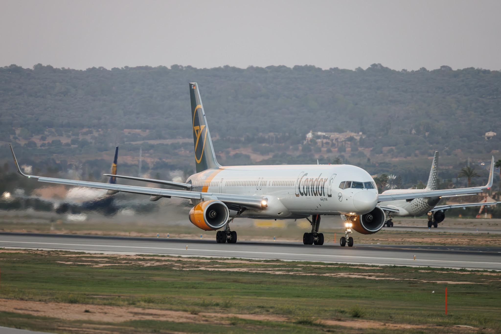 Palma de Mallorca Airport: Condor (DE / CFG) | Boeing 757-330 B753 | D-ABOG | MSN 29014