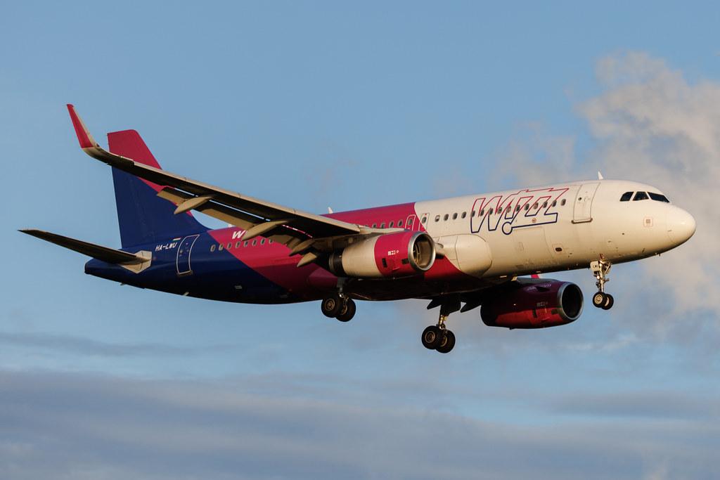 Hamburg Airport: Wizz Air (W6 / WZZ) | Airbus A320-232 A320 | HA-LWU | MSN 05617
