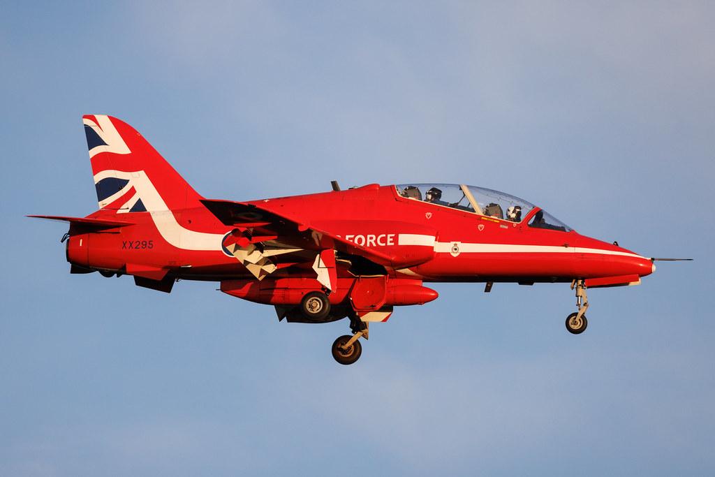 Hamburg Airport: Red Arrows Display Team (RFR) | Operator: United Kingdom - Royal Air Force | British Aerospace Hawk T.1 HAWK | XX295 | MSN 312120