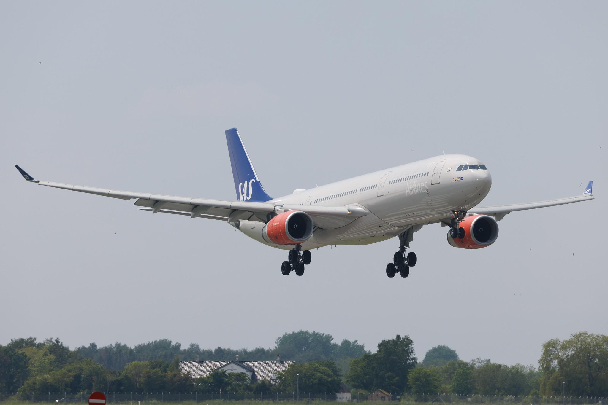 Copenhagen Airport: SAS (SK / SAS) | Airbus A330-343 A333 | LN-RKU | MSN 1715