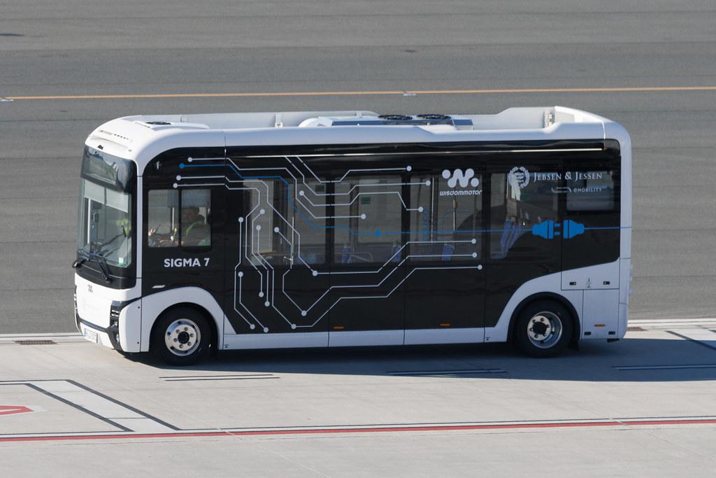 Hamburg Airport: SIMGA 7 Bus