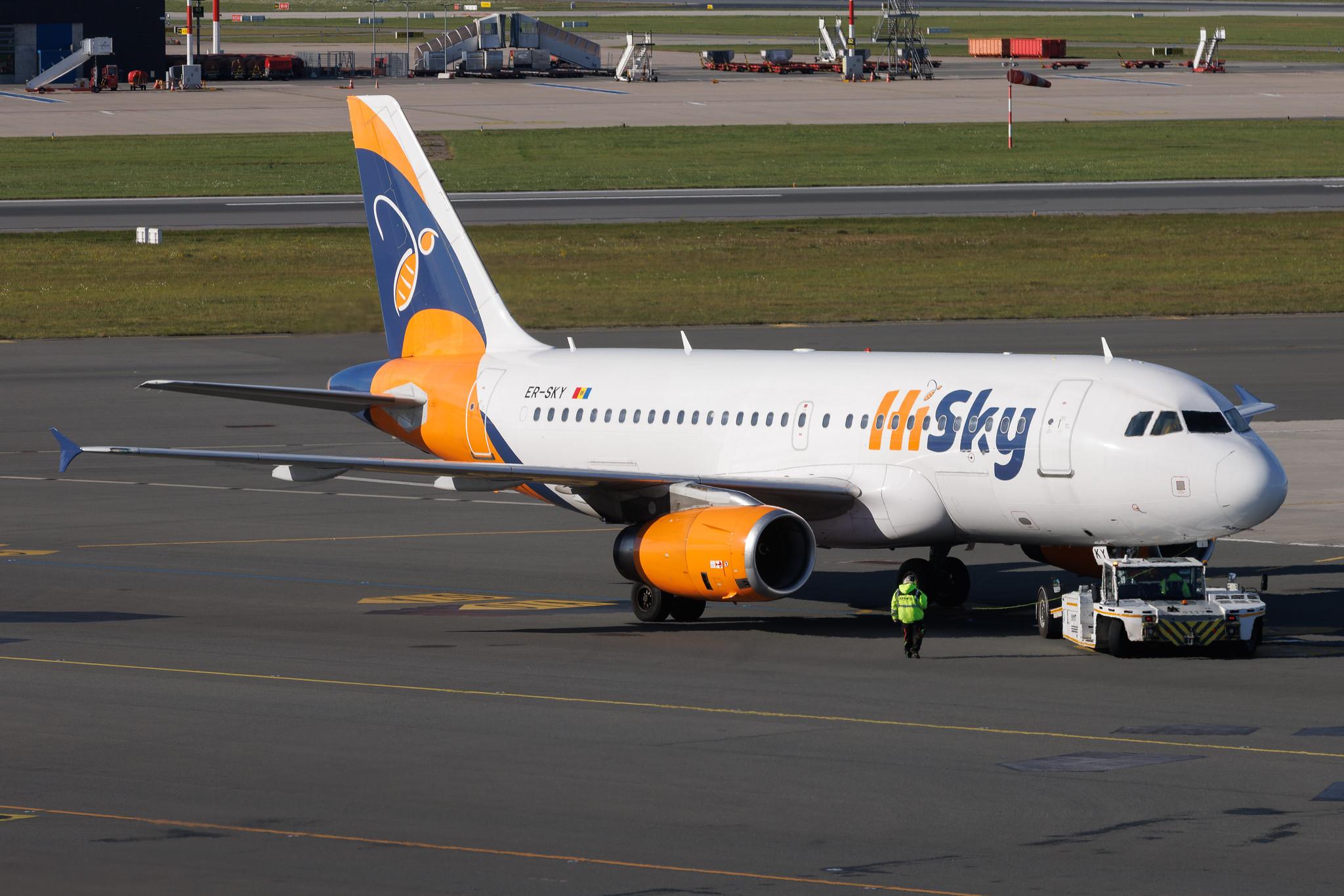 Hamburg Airport: HiSky (H7 / HYM) | Airbus A319-131 A319 | ER-SKY | MSN 02326