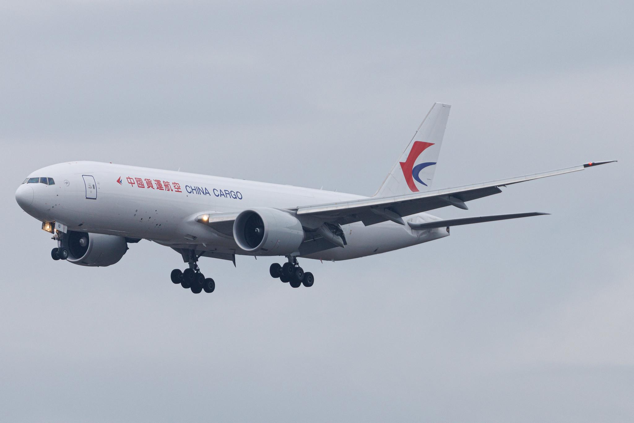 Frankfurt Airport: China Cargo Airlines (CK / CKK) | Boeing 777-F B77L | B-221S | MSN 67453