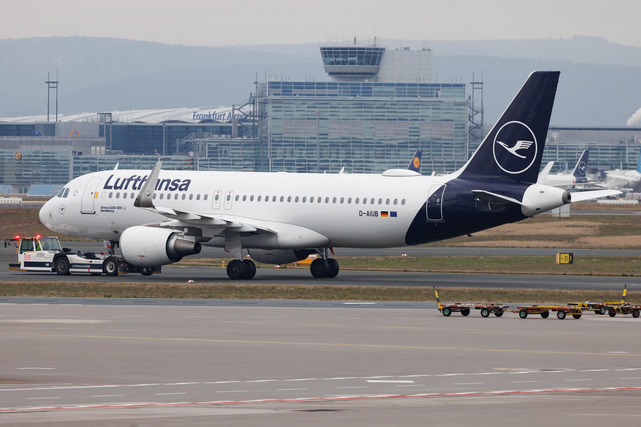 Frankfurt Airport: Lufthansa (LH / DLH) | Airbus A320-214 A320 | D-AIUB | MSN 5972