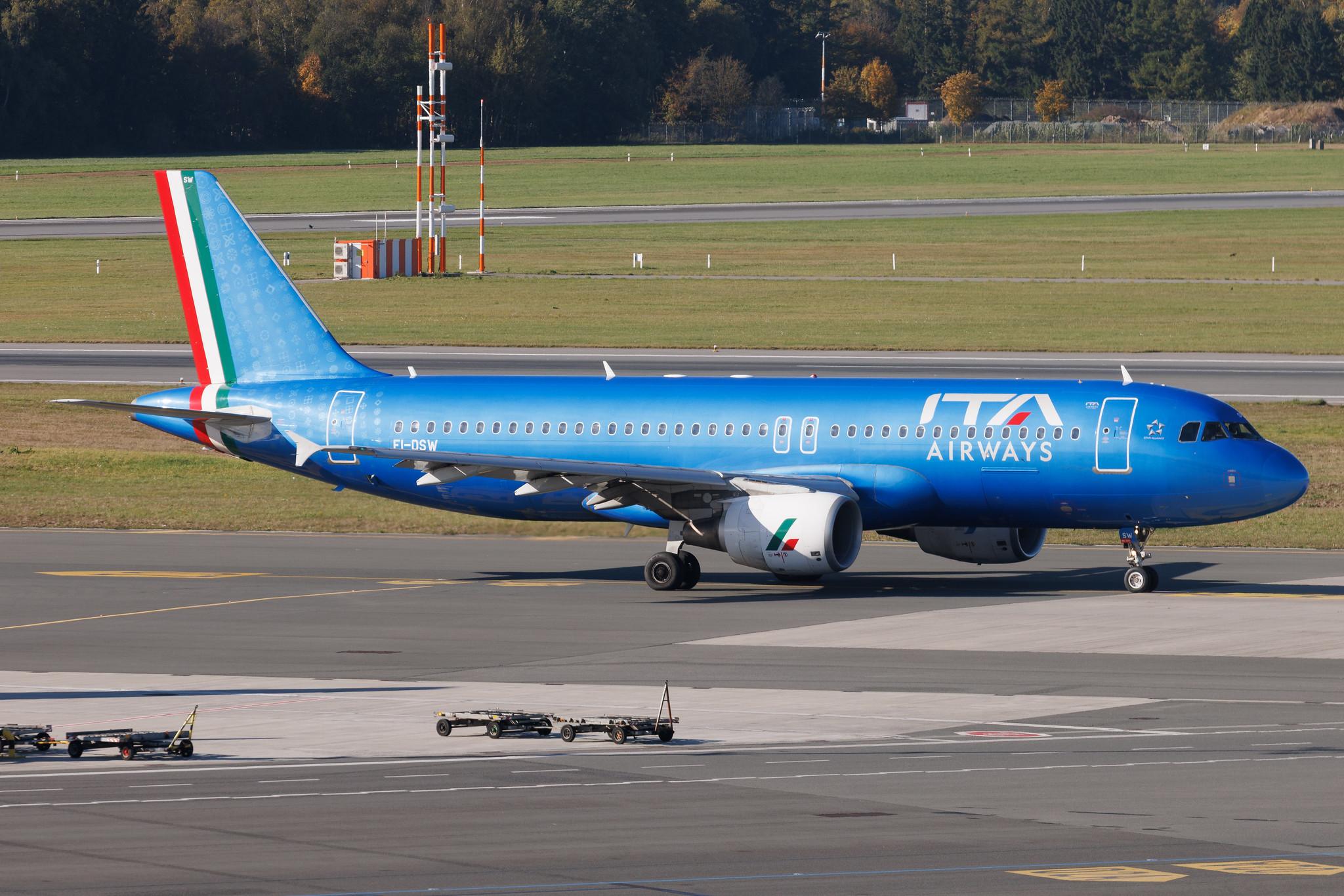Hamburg Airport: ITA Airways (AZ / ITY) | Airbus A320-216 A320 | EI-DSW | MSN 3609