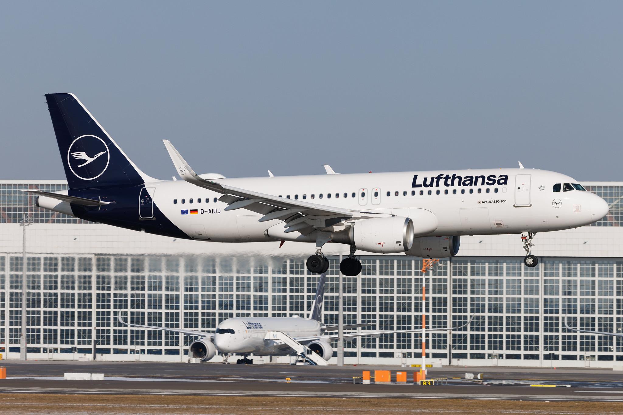 Munich Airport: Lufthansa (LH / DLH) | Airbus A320-214 A320 | D-AIUJ | MSN 6301