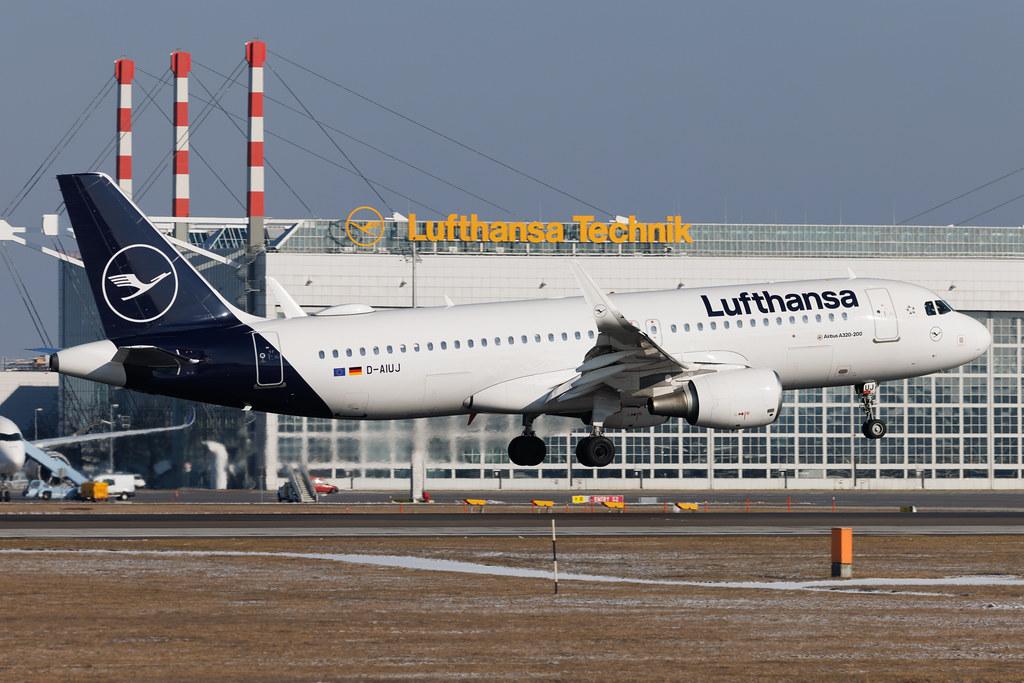 Munich Airport: Lufthansa (LH / DLH) | Airbus A320-214 A320 | D-AIUJ | MSN 6301