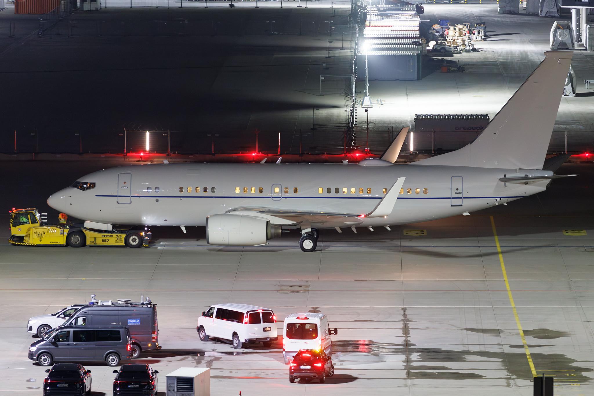 Munich Airport: United States - Air Force (RCH) | Boeing C-40 Clipper B737 | 02-0042 | MSN 33500