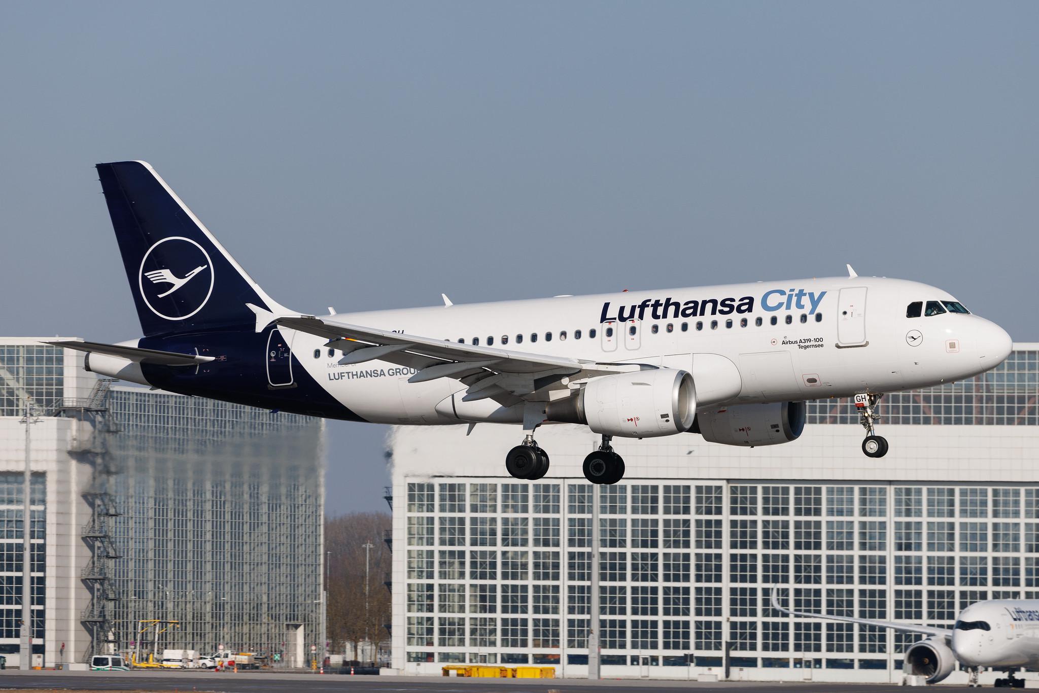 Munich Airport: Lufthansa City (VL / LHX) | Airbus A319-112 A319 | D-ABGH | MSN 3245