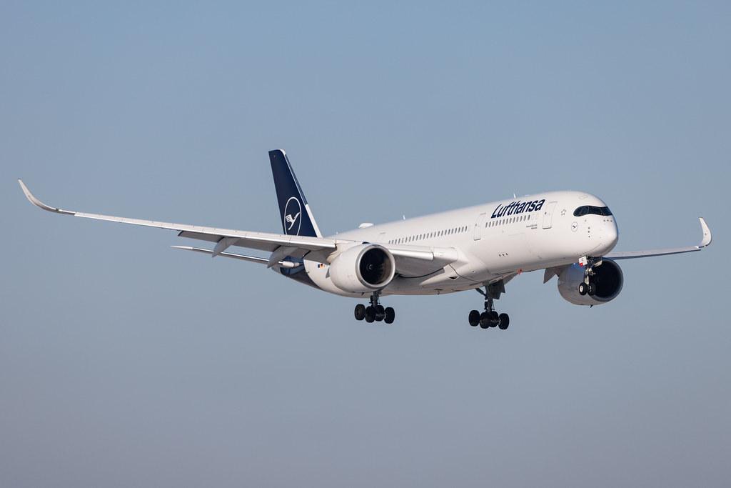 Munich Airport: Lufthansa (LH / DLH) | Airbus A350-941 A359 | D-AIVC | MSN 243