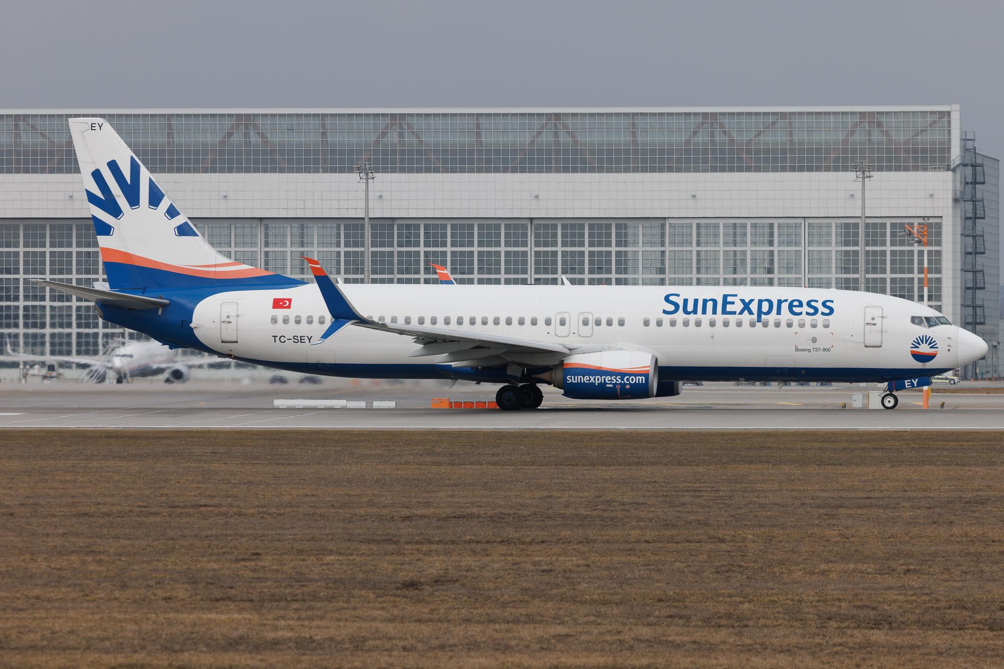 Munich Airport: SunExpress (XQ / SXS) | Boeing 737-8HC B738 | TC-SEY | MSN 61182