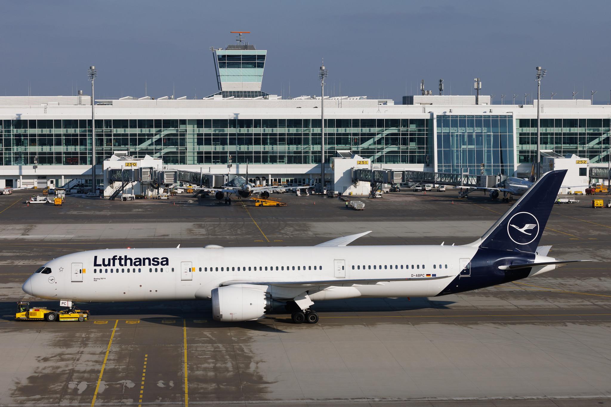 Munich Airport: Lufthansa (LH / DLH) | Boeing 787-9 Dreamliner B789 | D-ABPC | MSN 62733