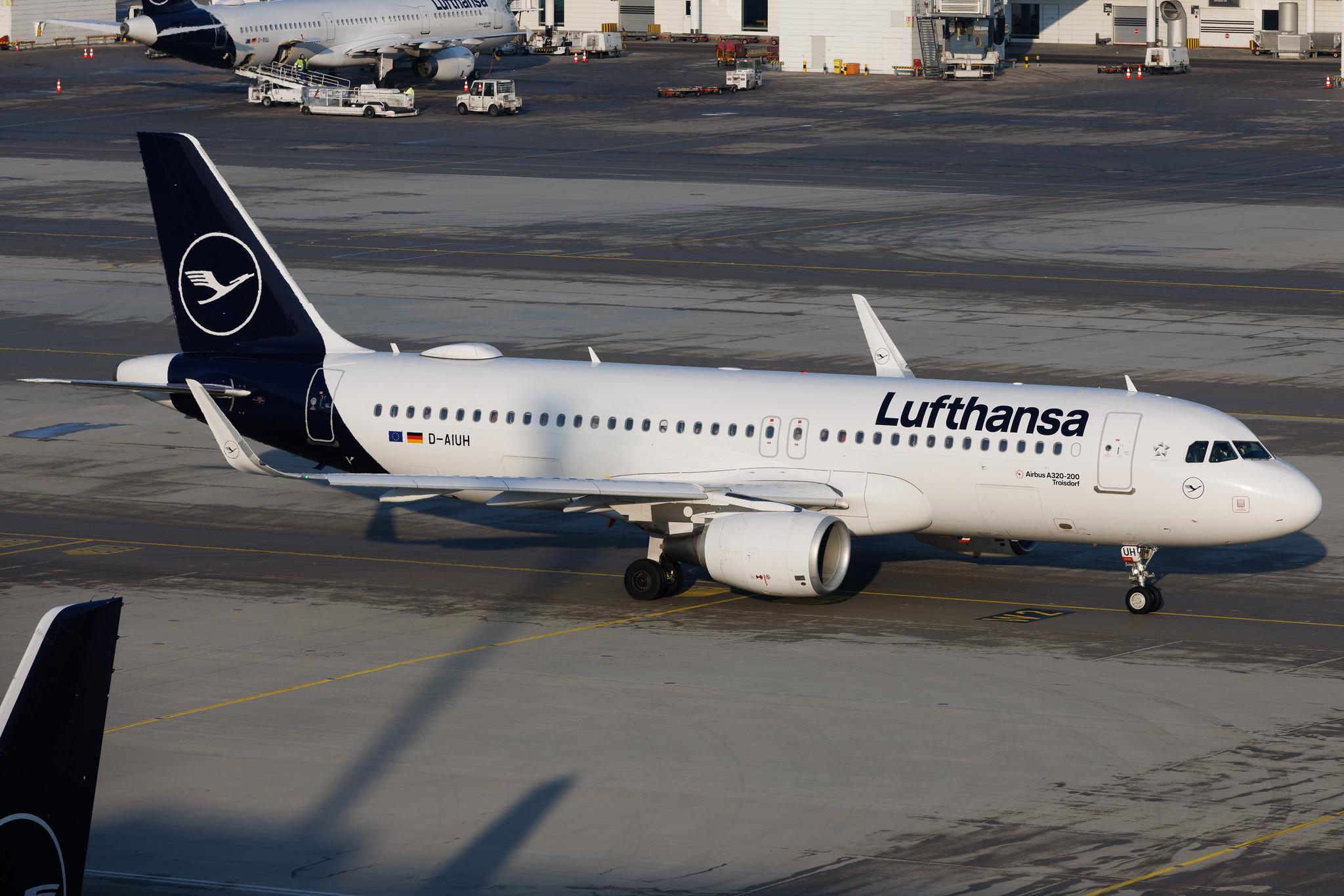 Munich Airport: Lufthansa (LH / DLH) | Airbus A320-214 A320 | D-AIUH | MSN 6225