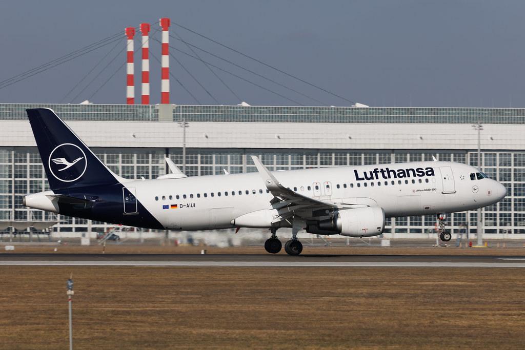 Munich Airport: Lufthansa (LH / DLH) | Airbus A320-214 A320 | D-AIUI | MSN 6265