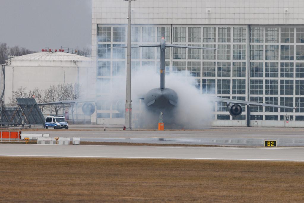 Munich Airport: United States - Air Force (RCH) | Boeing C-17A Globemaster III C17 | 07-7188 | MSN P-188