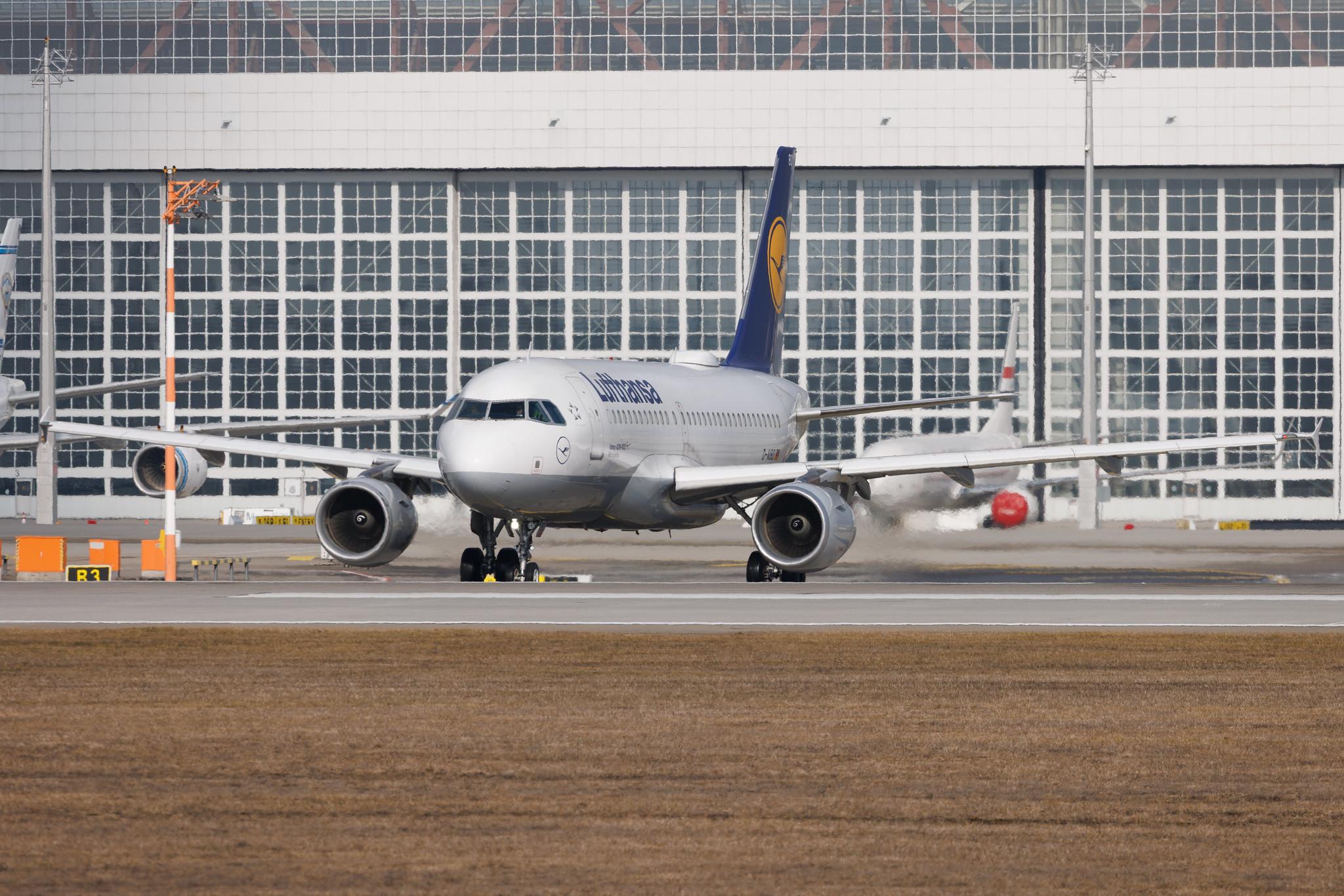 Munich Airport: Lufthansa (LH / DLH) | Airbus A319-112 A319 | D-AIBD | MSN 4455