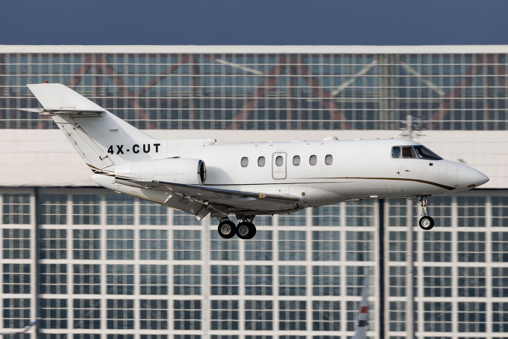 Munich Airport: Arrow Aviation (HEZ) | Hawker 800XP H25B | 4X-CUT | MSN 258609