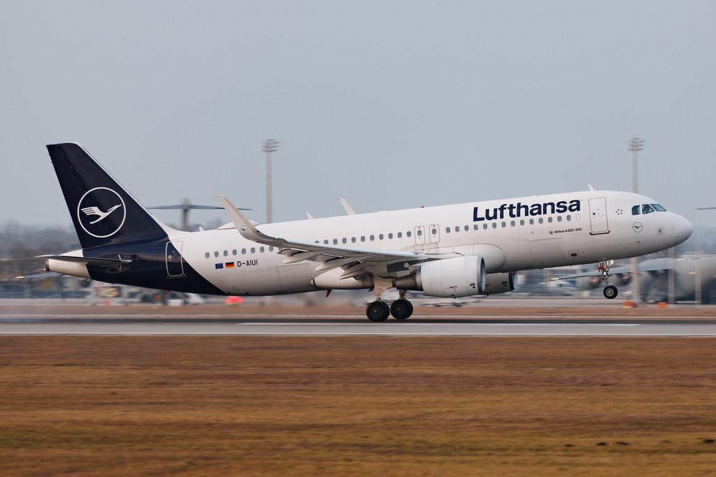 Munich Airport: Lufthansa (LH / DLH) | Airbus A320-214 A320 | D-AIUI | MSN 6265