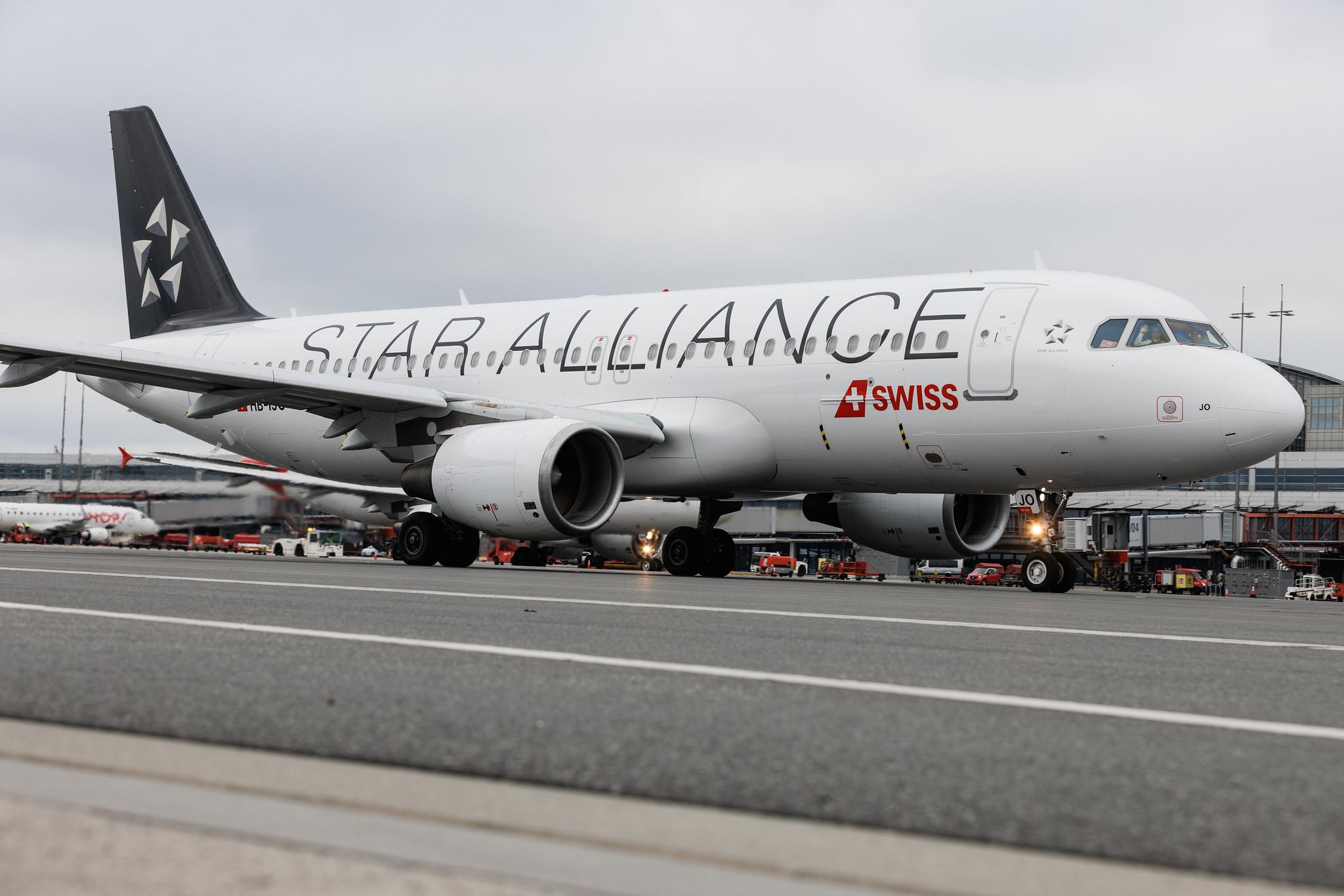 Hamburg Airport: Swiss (LX / SWR) | Livery: Star Alliance Livery | Airbus A320-214 A320 | HB-IJO | MSN 0673