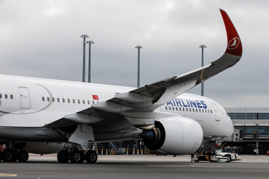 Hamburg Airport: Turkish Airlines (TK / THY) | Airbus A350-941 A359 | TC-LHA | MSN 688