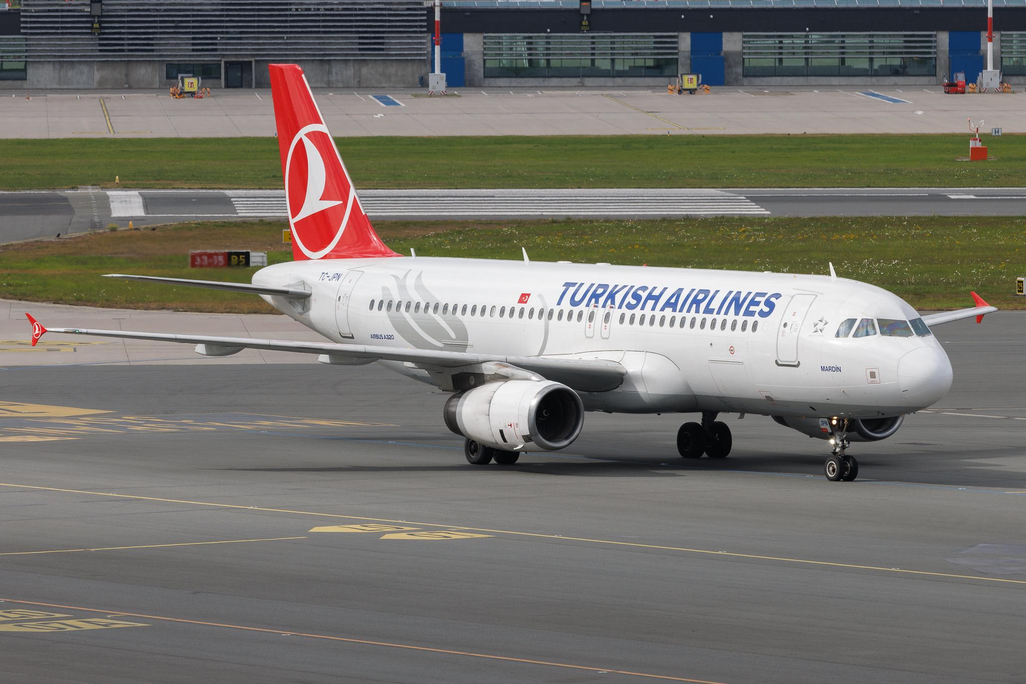 Hamburg Airport: Turkish Airlines (TK / THY) | Airbus A320-232 A320 | TC-JPN | MSN 03558