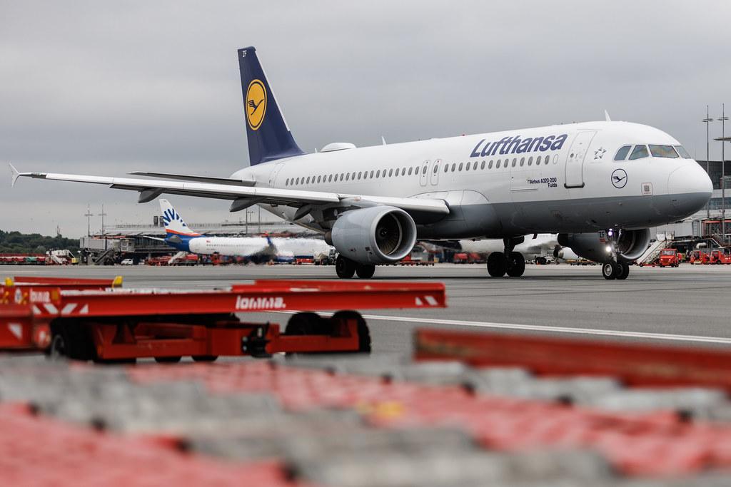Hamburg Airport: Lufthansa (LH / DLH) | Airbus A320-214 A320 | D-AIZF | MSN 4289