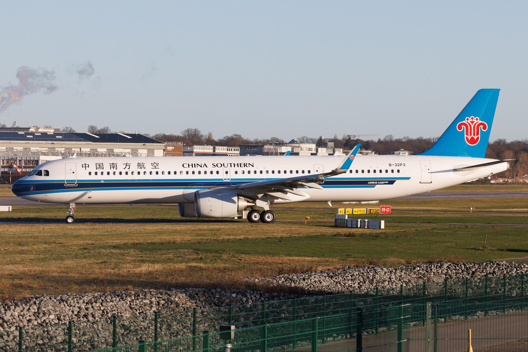 Hamburg Finkenwerder: China Southern Airlines (CZ / CSN) | Airbus A321-251NX A21N | B-32P3 | MSN 12813