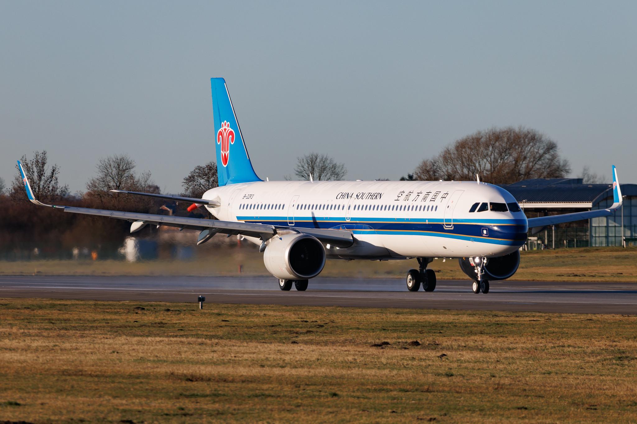 Hamburg Finkenwerder: China Southern Airlines (CZ / CSN) | Airbus A321-251NX A21N | B-32P3 | MSN 12813