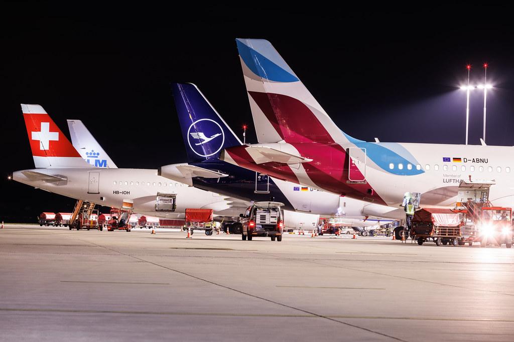 Hamburg Airport: Flieger auf dem Vorfeld