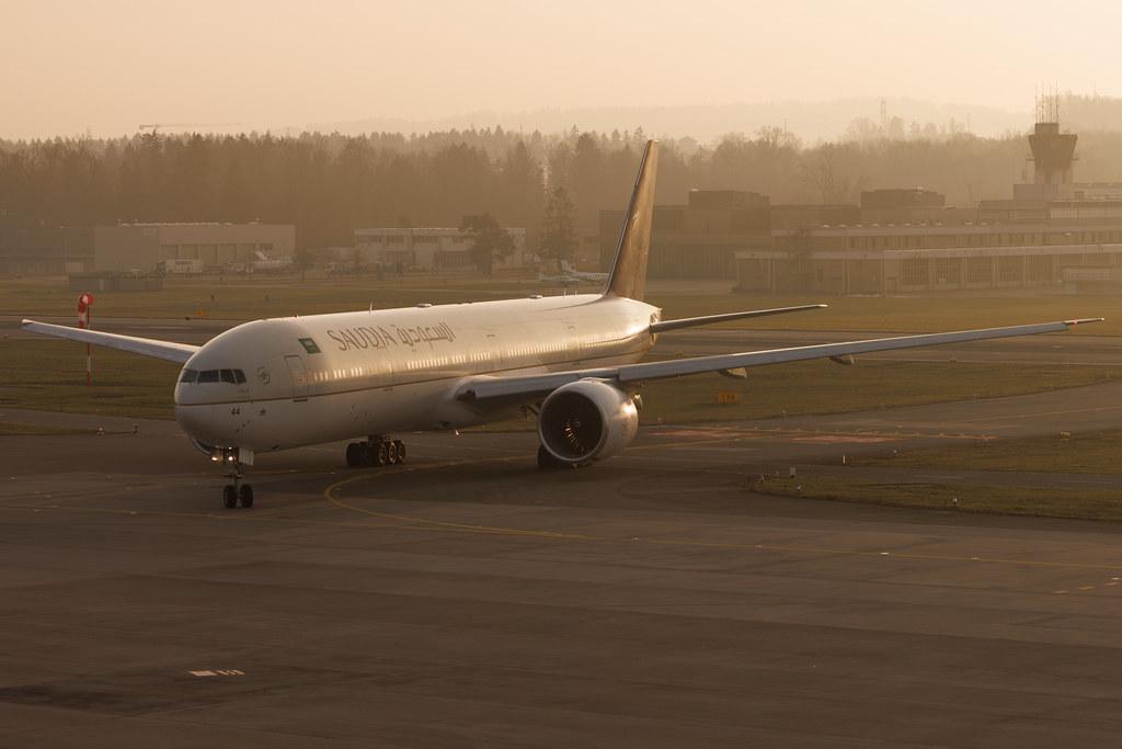 Flughafen Zürich: Saudia (SV / SVA) | Boeing 777-368(ER) B77W | HZ-AK44 | MSN 62764