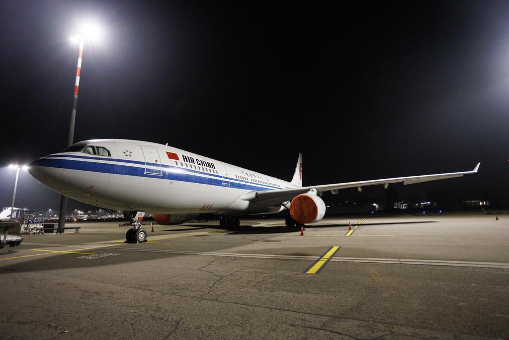 Flughafen Zürich: Air China (CA / CCA) | Airbus A330-243 A332 | B-6131 | MSN 0941